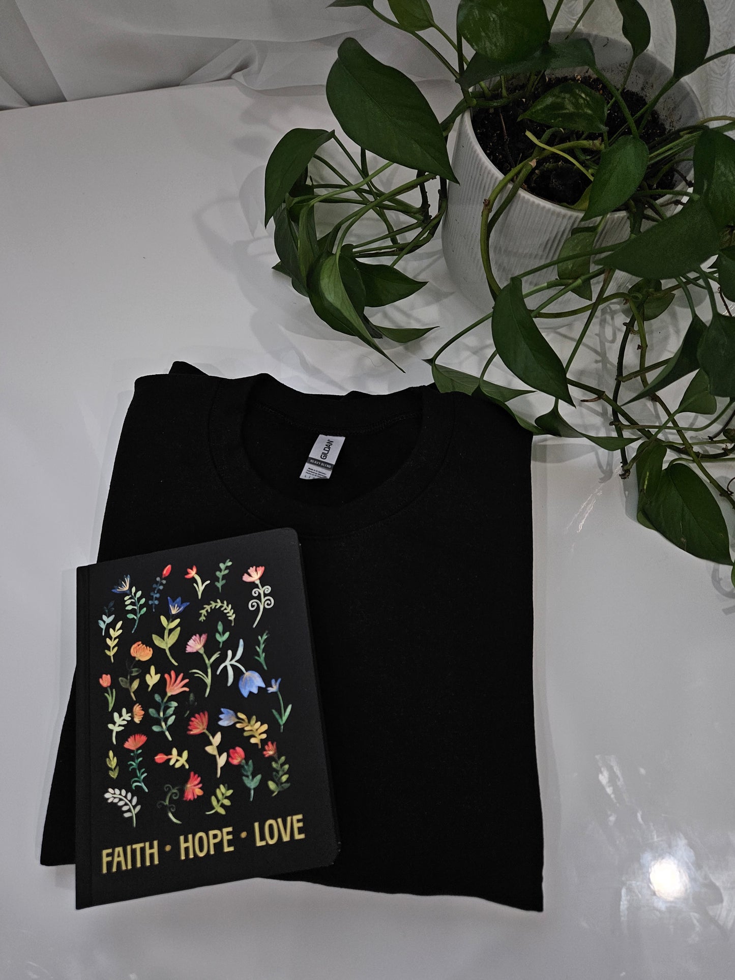 Sweater negro para personalizar + libreta