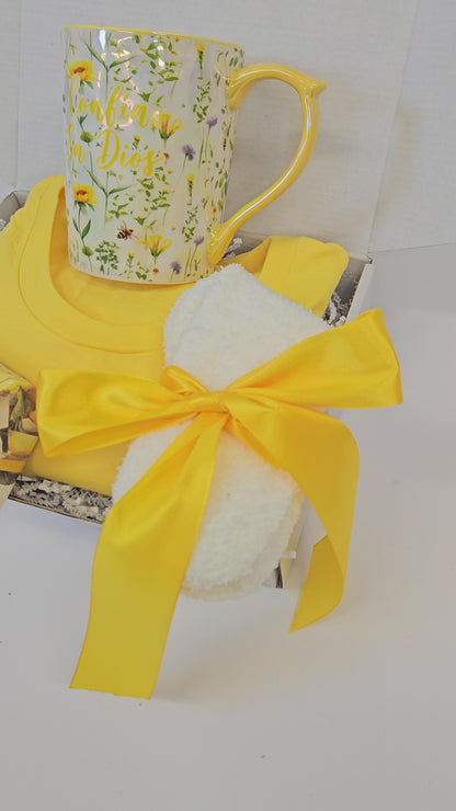 Giftbox de 4 artículos (Taza+Tshirt para personalizar +medias +Jabón)