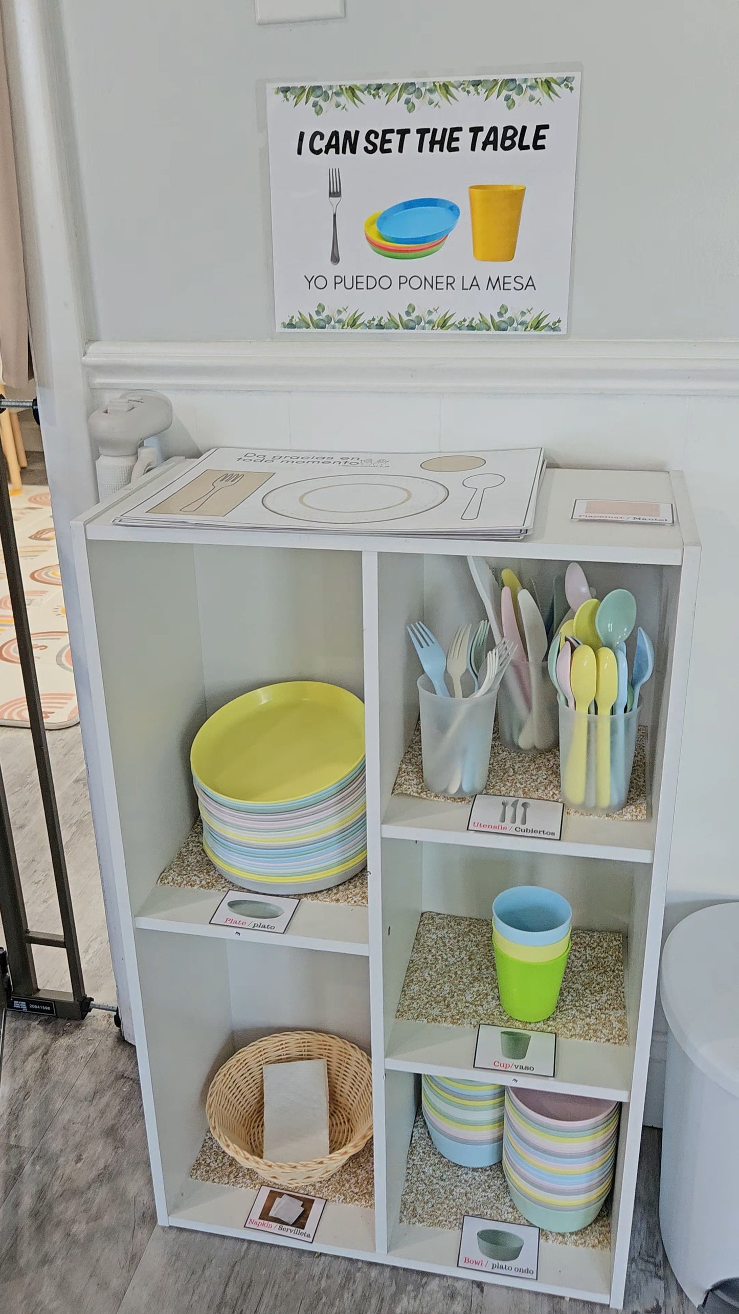 Etiquetas/Labels Bilingüe para el área de comer. Con imágenes reales.Descarga PDF. Listo para imprimir.