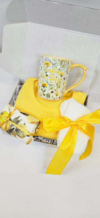 Giftbox de 4 artículos (Taza+Tshirt para personalizar +medias +Jabón)