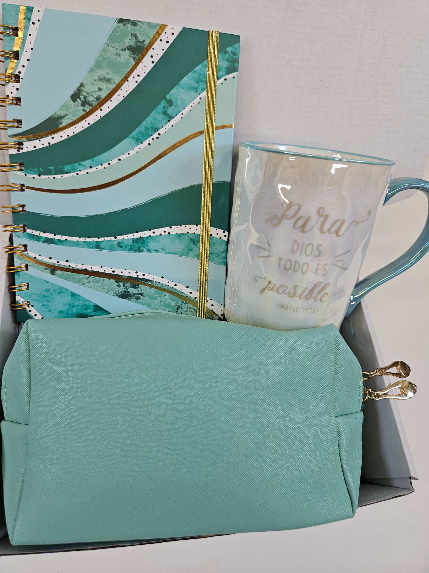 Giftbox (Taza+ libreta+ bolsa de cosméticos para personalizar)