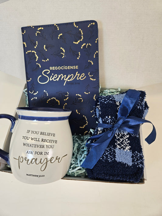 Giftbox 3 artículos (libreta + taza+ medias)